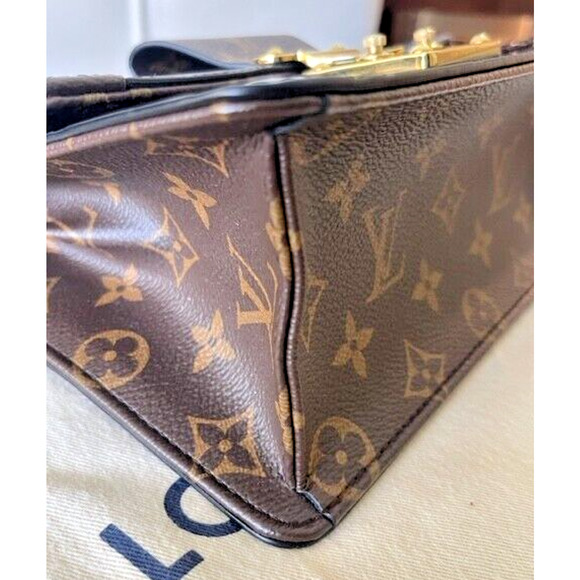 Auth Louis Vuitton Monogram Vernis Wynwood Black Patent Leather Crossbody Bag - Picture 13 of 15